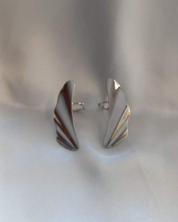 Ear Cuff Fly