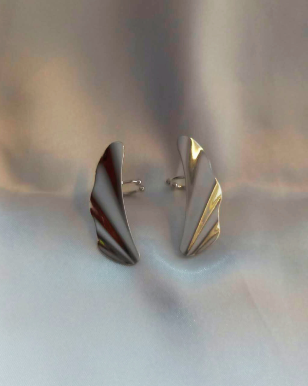 Ear Cuff Fly - Image 2